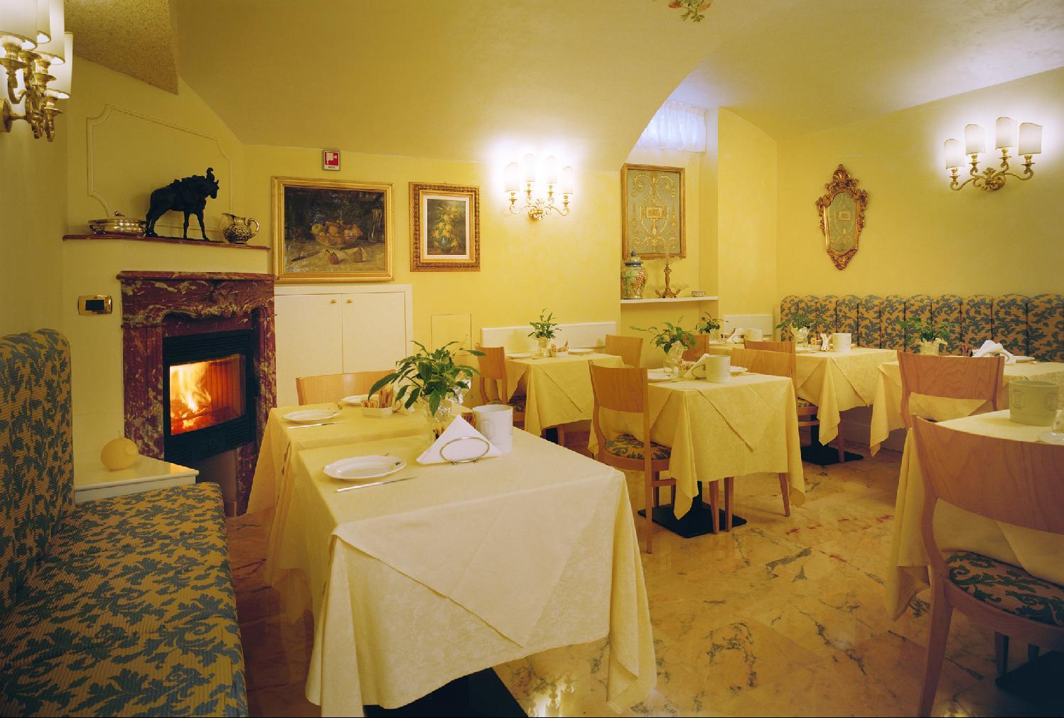 Hotel Dieci Milan Restaurant photo